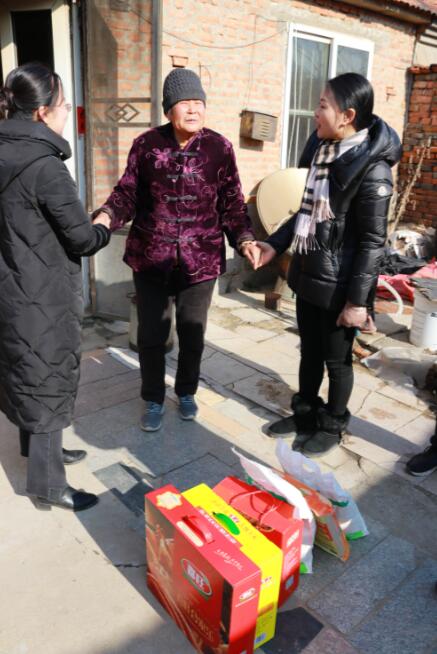 寒冬臘月送溫暖，真情幫扶暖人心 ——德才裝飾走訪慰問膠州市困難群眾(圖4)