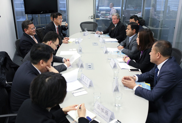 青島市長(zhǎng)孟凡利對(duì)德才集團(tuán)英國(guó)DC-HD設(shè)計(jì)院走訪調(diào)研(圖5) 青島市長(zhǎng)孟凡利對(duì)德才集團(tuán)英國(guó)DC-HD設(shè)計(jì)院走訪調(diào)研(圖5)